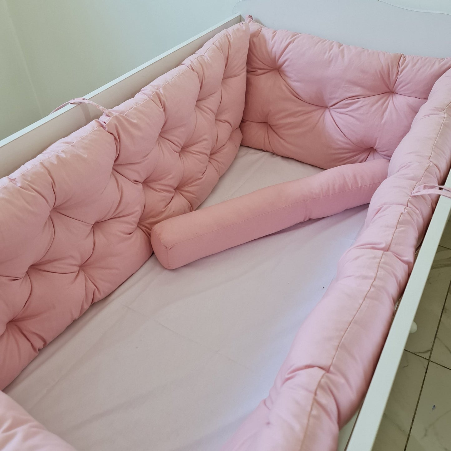 Bebek Beşik Kenar Koruma Takımı Pudra %100 Pamuk Kumaş - Yorgan Atölyesi