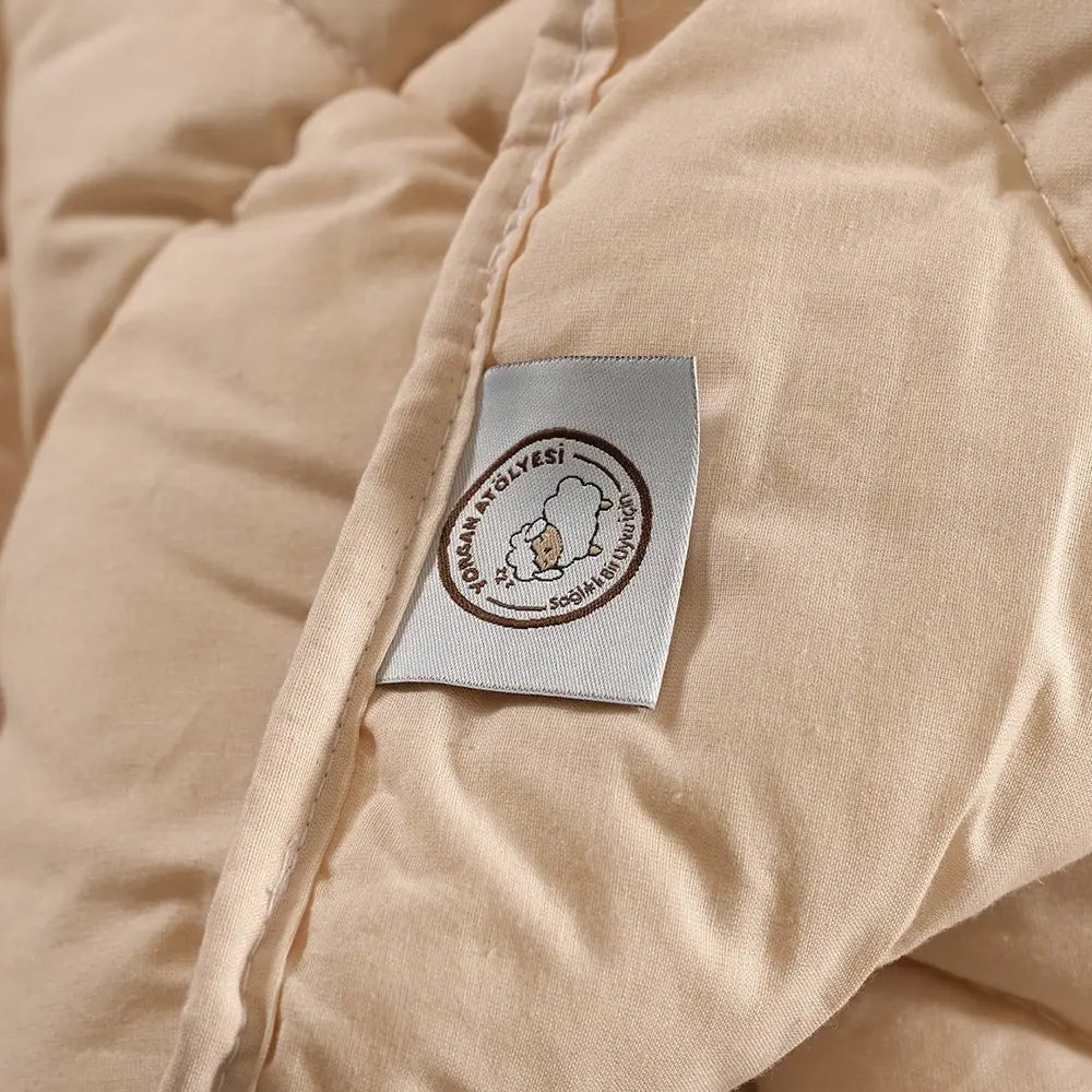 Çift Kişilik Bej Alez ve 2 Yastık - Yorgan Atölyesi